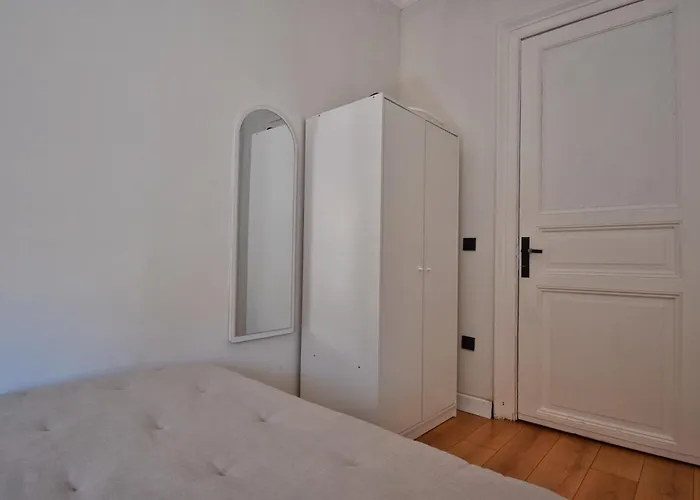 Apartamento Cozy Renovated 3br Near Taksim- Santur D10 *