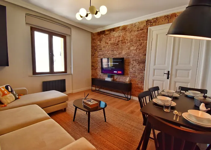 Apartamento Cozy Renovated 3br Near Taksim- Santur D10
